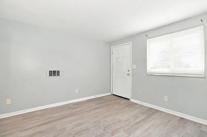 1 bed, 1.0 bath, 500 sqft, $725 — Photo 4