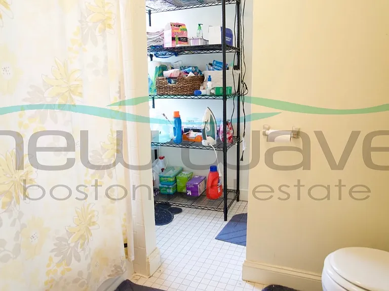 55 Queensberry St #18 — Photo 4