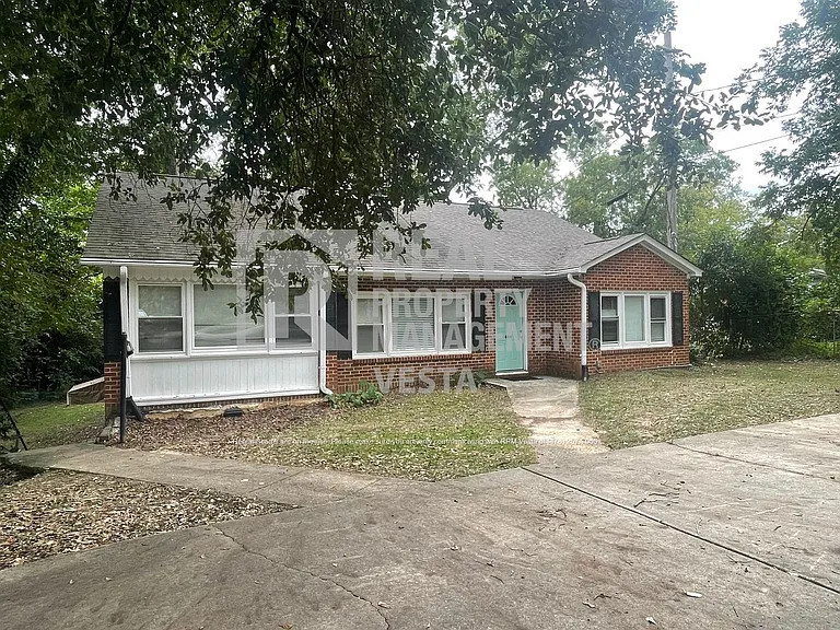 444 Corbin Ave — Photo 1