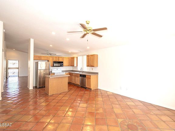 4th image of 2533 W Cezanne Cir
