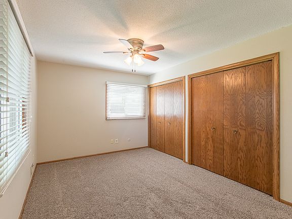 2nd image of 4 Oakview Ct