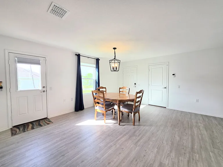 1031 Magrum Way — Photo 8