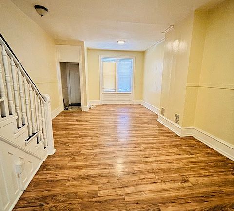 4th image of 3050 N Sydenham St