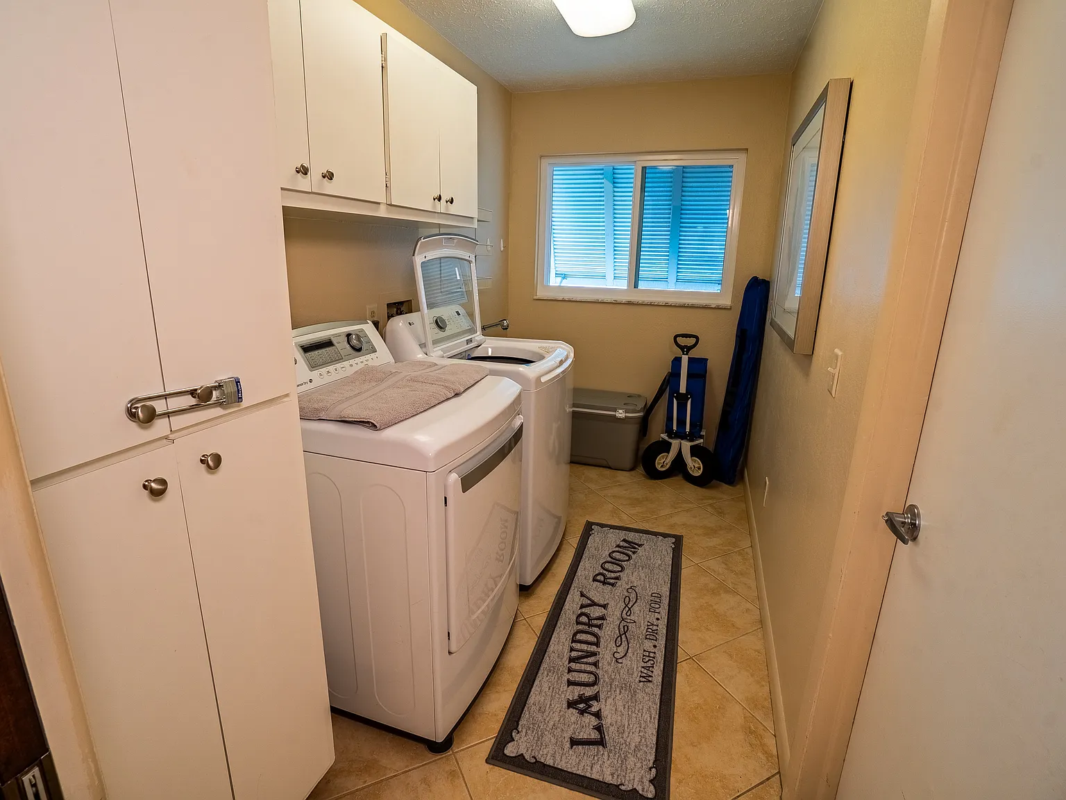 3 bed, 2318 sqft, $3,500 — Photo 3