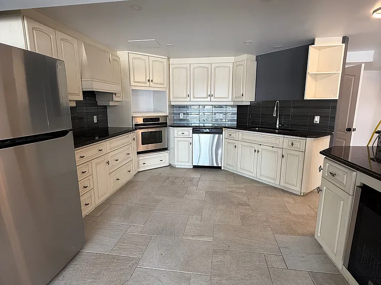 5403 Jones Baseline — Photo 34