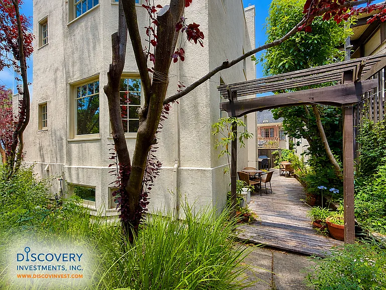 2301 Virginia St #3 — Photo 2