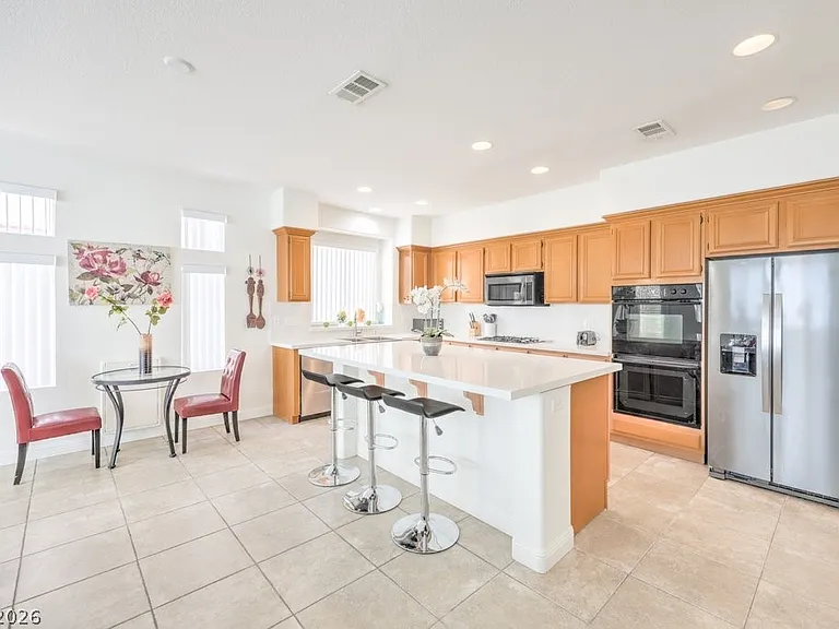 437 Eternity St — Photo 11