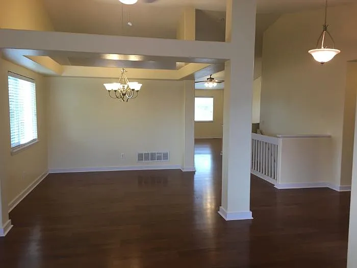 5602 Vermillion Bluffs Dr — Photo 3