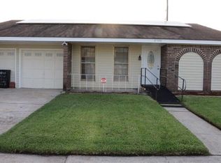 2540 W Catawba Dr, Harvey, LA 70058