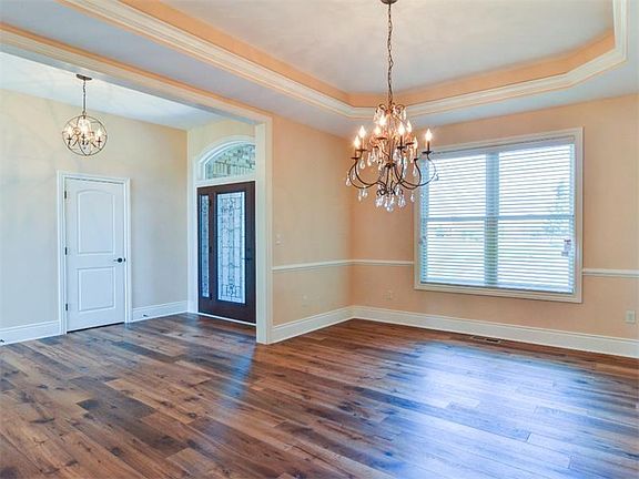 3rd image of 100 Walden Pond Ln