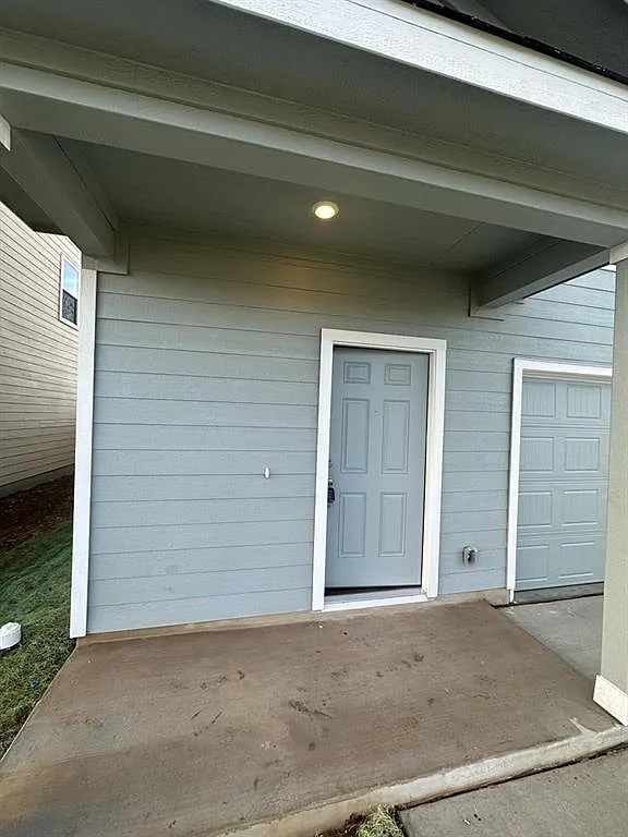 4 bed, 1950 sqft, $1,800 — Photo 3