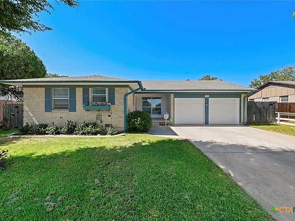4th image of 1105 Cedar Dr