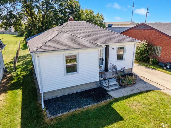 933 Waterloo Ave, Monroe, MI 48161