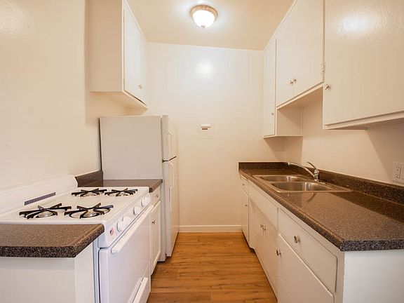 3rd image of 10300 National Blvd APT 7
