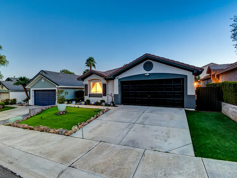 9657 Marble Peak Ct — Photo 43