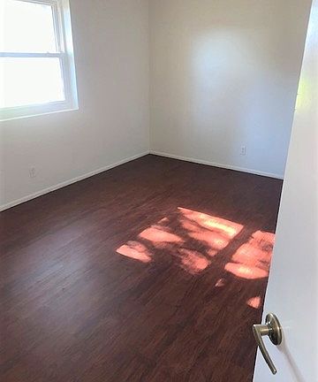 4th image of 1514 Encino Dr