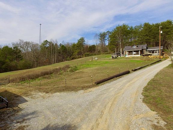 3rd image of 541 Dante Rd