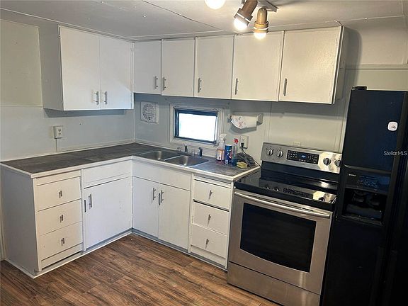 3rd image of 2113 Speck Dr