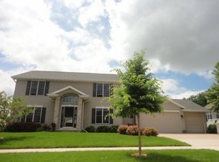 603 Coonen Dr, Combined Locks, WI 54113