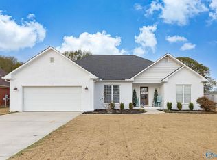 1301 Gypsy Trl, Hartselle, AL 35640