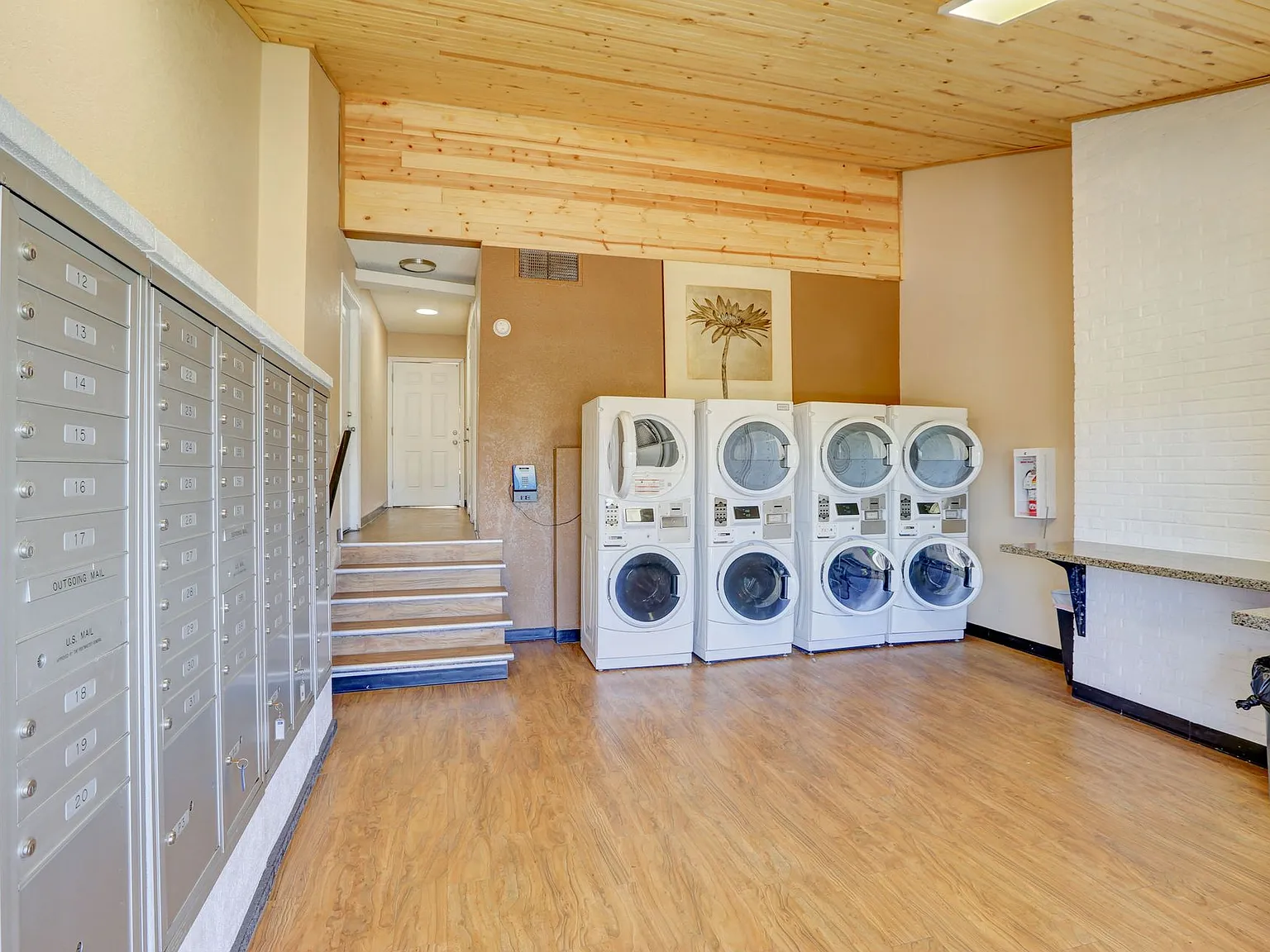 Union Square Apartments — Photo 3