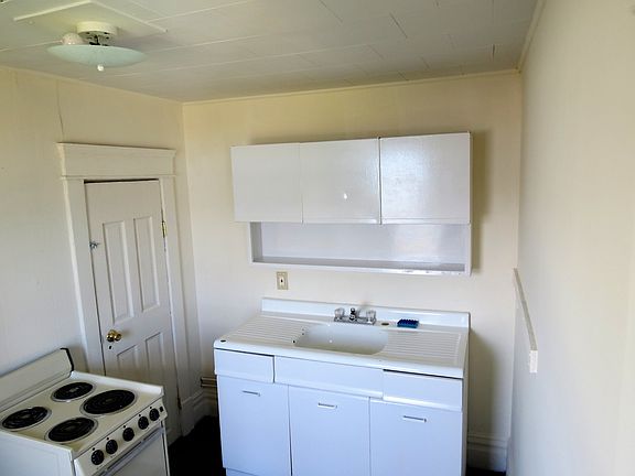 4th image of 1712 Beaver St #B