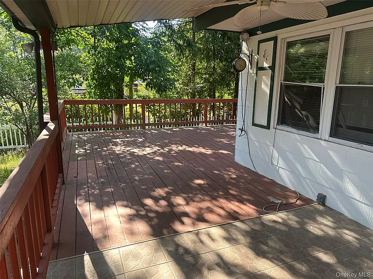 11 Richards Ave — Photo 16