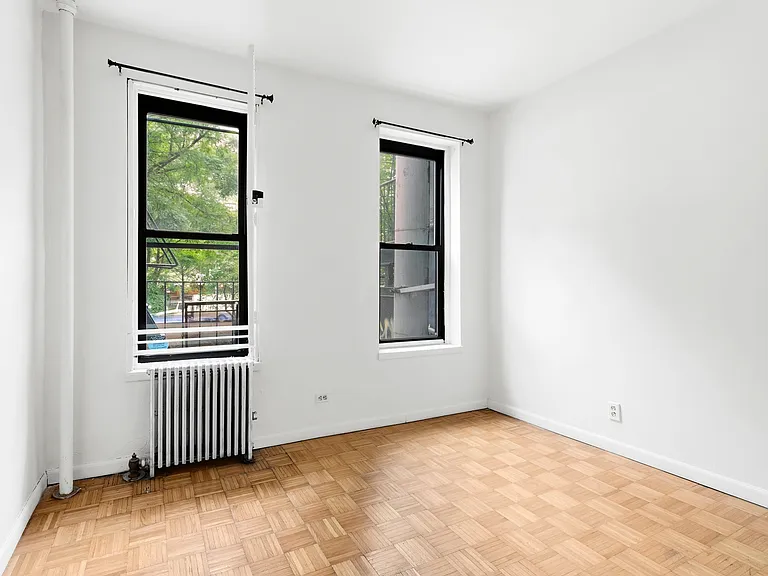 46 Allen St #1B — Photo 4