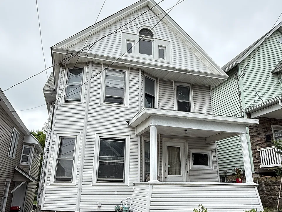 28 Maple Ave