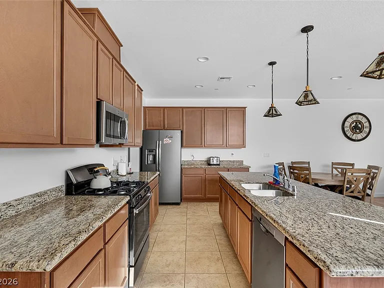 1100 E Sunset Rd — Photo 16
