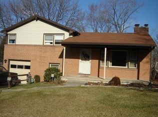 2433 Wharton Rd, York, PA 17402