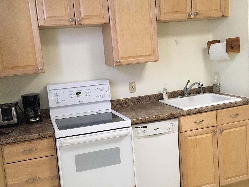 Kitchen cabinets & appliances