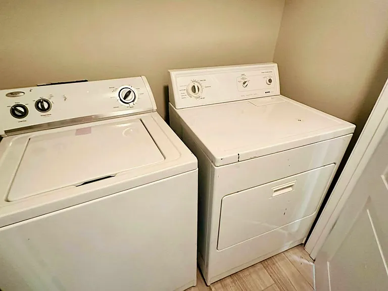 Capital Luxury Condominiums — Photo 18