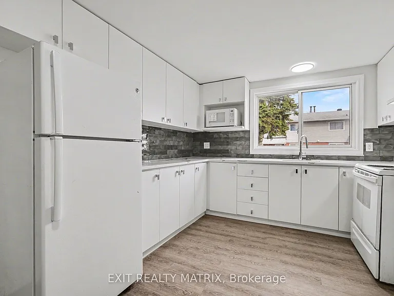1468 Heatherington Rd #B — Photo 12