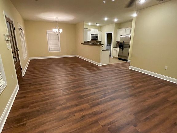 2nd image of 1304 Ashleys Dr