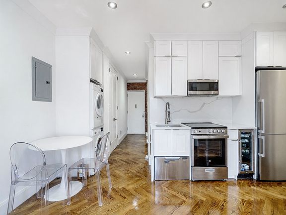 2nd image of 162 W 13th St APT 52