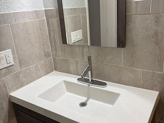 3rd image of 382 E Royal Palm Rd #600
