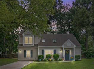 8 Alton Ct, Hampton, VA 23669