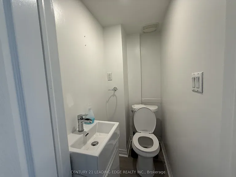 485 Albert St — Photo 31