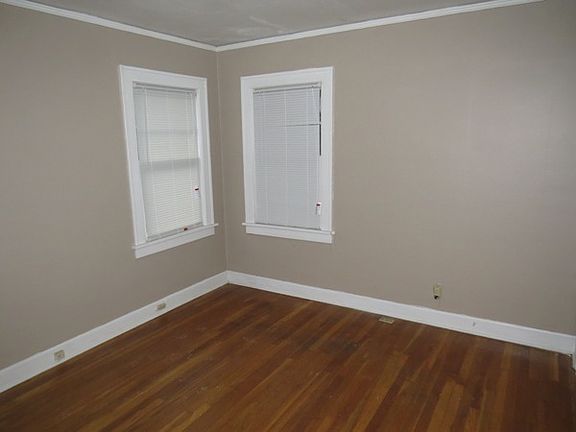 5th image of 1840 E 68th St