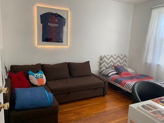 3rd image of 191 Kent St APT 2