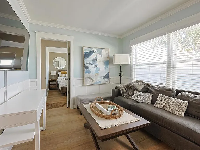 207 C Ave — Photo 15