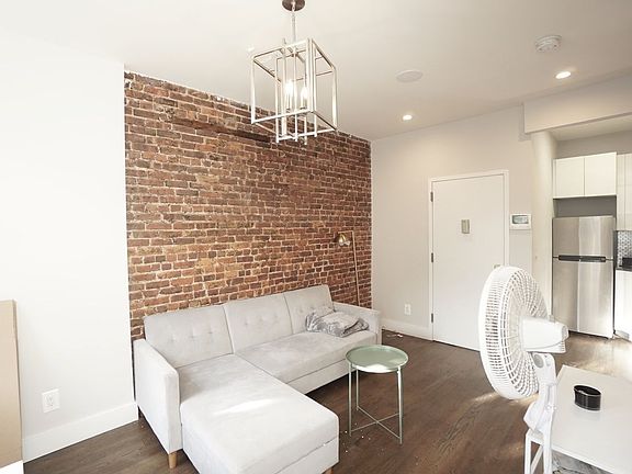 4th image of 160 W 130th St APT 4R