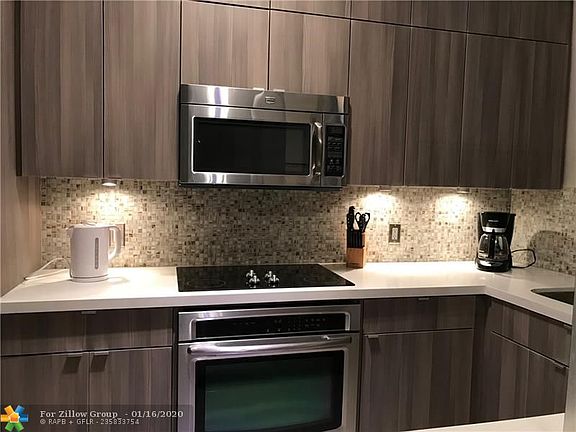 3rd image of 1155 Brickell Bay Dr APT 501