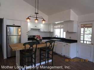 10825 Robinwood Ln, Sonora, CA 95370