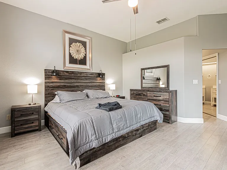 12855 Devonshire Lakes Cir — Photo 25