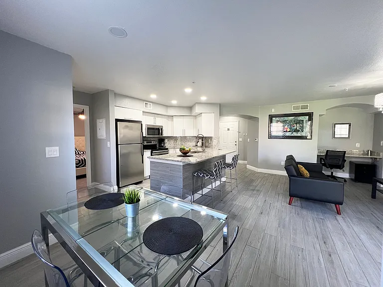 7280 Westpointe Blvd #815 — Photo 5