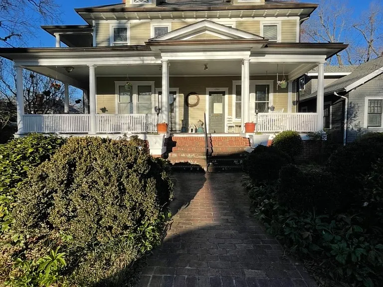 501 E Kingston Ave #E — Photo 2