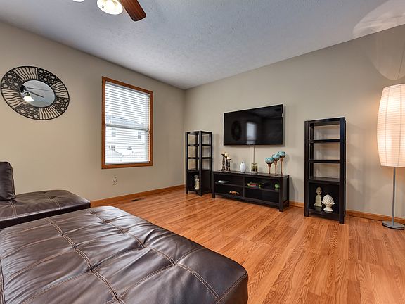 5th image of 311 Parkway Dr
