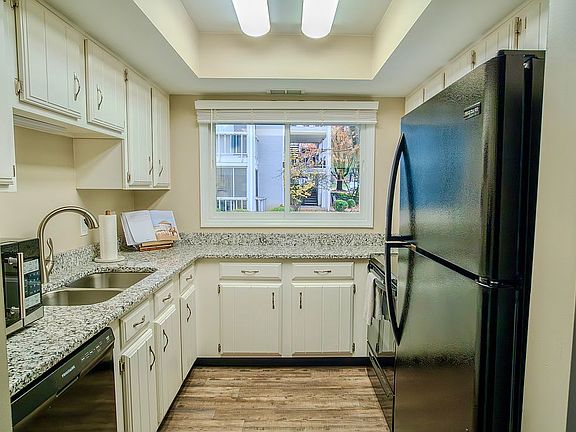 5th image of 395 Redding Rd APT 239